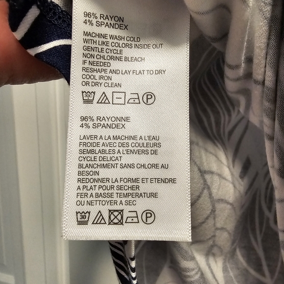 Tommy Bahama top - Picture 2 of 7